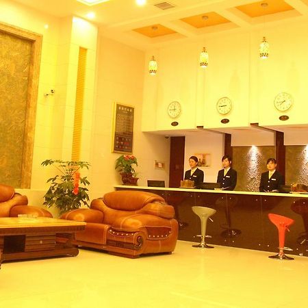 Jinkailai Business Hotel Qingdao Beer Street Exterior foto